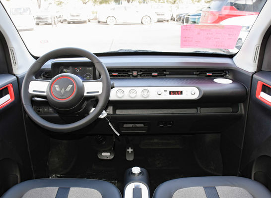 120-170KM Mini EV Cars Wuling Ev Car 3 drzwi 4 miejsca Kompaktowy rozmiar