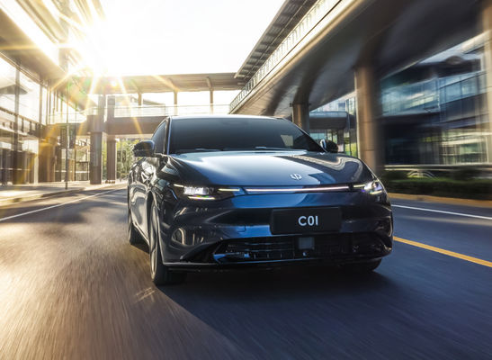 C01 Leap Motors Samochód elektryczny 525-717KM 4 drzwi 5 miejsc 0,67 H Szybkie ładowanie