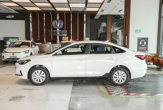 Changan Eado EV460 365-405KM Changan EV 5 drzwi 5 miejsc Kompaktowy samochód Sedan