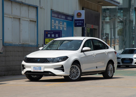 Pure Electric S60EV Dongfeng Ev Cars 415KM z 4 drzwiami i 5 miejscami