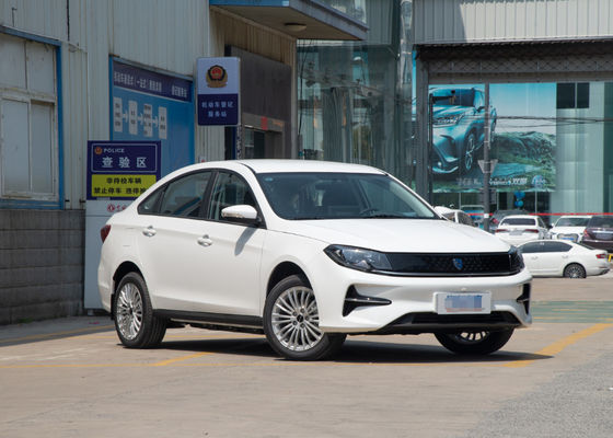 Pure Electric S60EV Dongfeng Ev Cars 415KM z 4 drzwiami i 5 miejscami