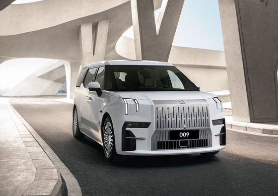 5 drzwi 6 miejsc Geely Zeekr Ev 009 Zeekr samochód elektryczny 702-822KM daleki zasięg