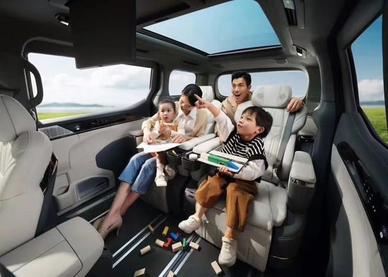 5 drzwi 6 miejsc Zeekr 009 Elektryczny minivan dalekiego zasięgu 702-822KM