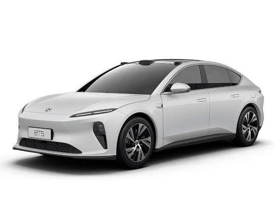 Średniej wielkości Et5 NIO Samochody elektryczne Wysoka wydajność 550-700KM 4 drzwi 5 miejsc