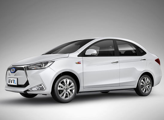 4 drzwi 5 miejsc JAC Electric Car 320KM JAC IEV7L Small Ev Car