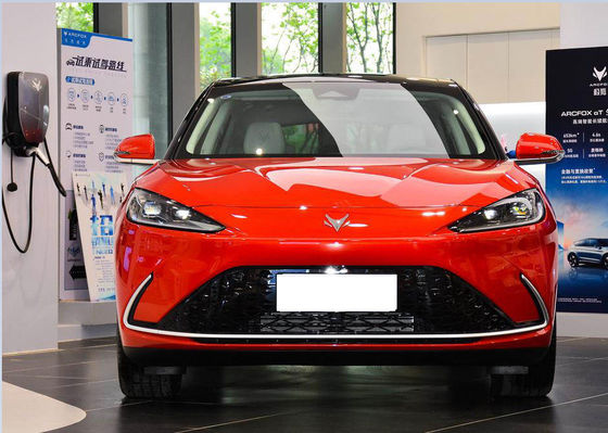 Samochód elektryczny ARCFOX Alpha S Sedan 525-708KM z 5 drzwiami i 5 miejscami