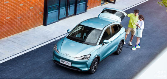 301-401KM Nezha Automobile NETA V Pro Hozon 5 drzwi 5 miejsc