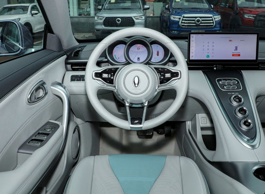ORA Lightning Cat Midsize Car 555-705KM Pure Electric 4 drzwi 5 miejsc