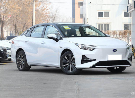 Guangqi Yilue EA6 Sedan Electric Car 510KM 4 drzwi 5 miejsc 0,78H Szybkie ładowanie