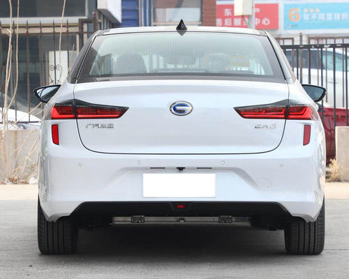 Guangqi Yilue EA6 Sedan Electric Car 510KM 4 drzwi 5 miejsc 0,78H Szybkie ładowanie