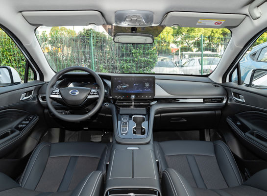 Guangqi Yilue EA6 Sedan Electric Car 510KM 4 drzwi 5 miejsc 0,78H Szybkie ładowanie