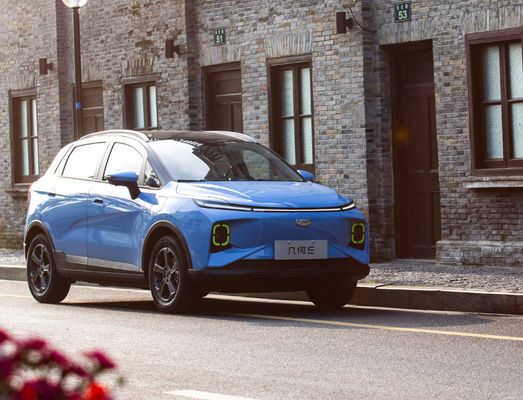 Geometria E Mały SUV EV Samochody 320-410KM Luksusowy elektryczny SUV 60kw