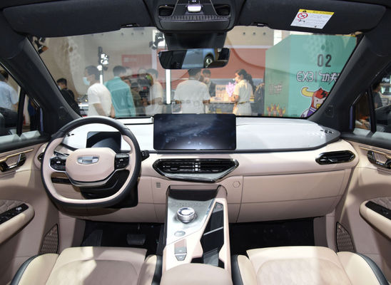 Geometria C Suv Electric Car 400-550KM Kompaktowy z 5 drzwiami i 5 miejscami