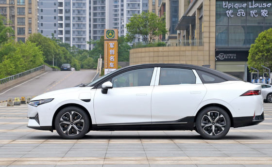 XiaoPeng P5 2022 450-550KM Kompaktowe samochody elektryczne 4 drzwi 5 miejsc