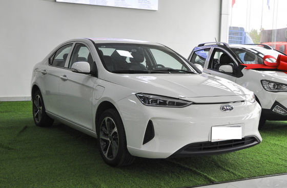 JAC IEVA50 Jianghuai 2020-2021 Auto pojazd elektryczny 350-402KM 4 drzwi 5 miejsc