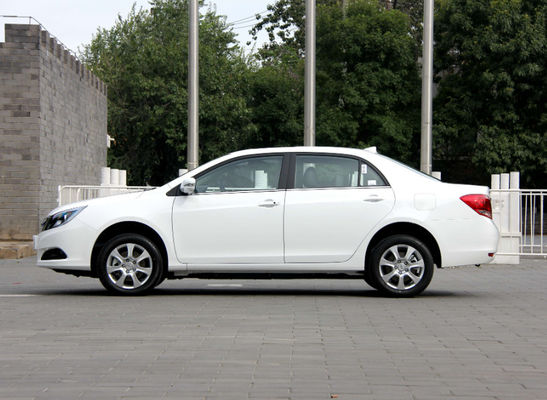 305KM 400KM BYD E5 EV Wysokowydajny, czysto elektryczny, 4 drzwi, 5 miejsc