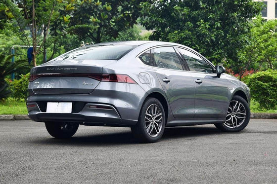 400-600KM Kompaktowy Byd Qin Plus Ev 4 drzwi 5 miejsc Wysoka wydajność