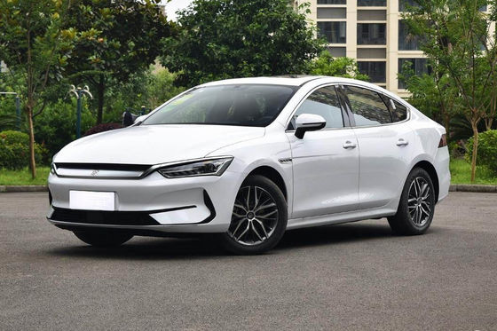 400-600KM Kompaktowy Byd Qin Plus Ev 4 drzwi 5 miejsc Wysoka wydajność