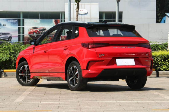 Byd E2 Red Sedan Electric Car 2022 Business Edition 401KM 5 drzwi 5 miejsc